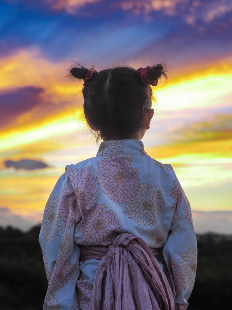 夕焼けとなり、ドラマチックな空