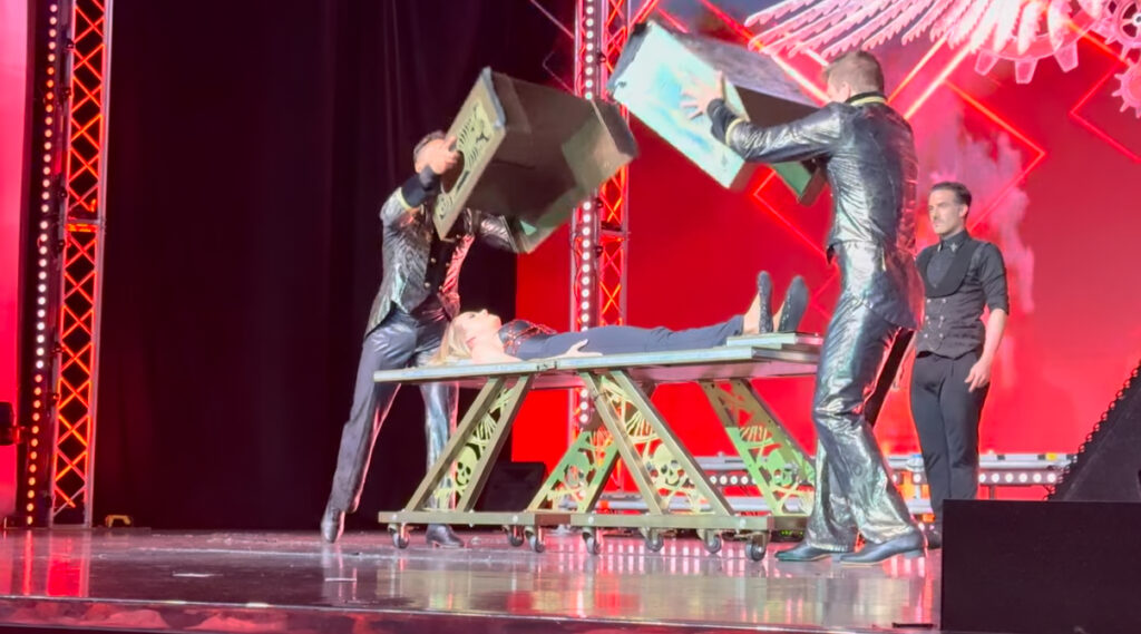 マジックショー