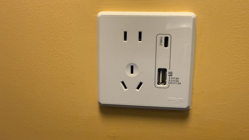 客室の様子(コンセント)